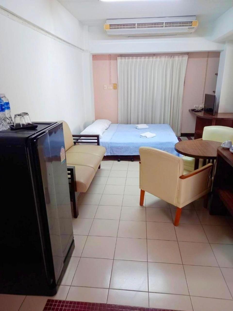 Mansion Sarasinee @ Chatuchak Bangkok Esterno foto